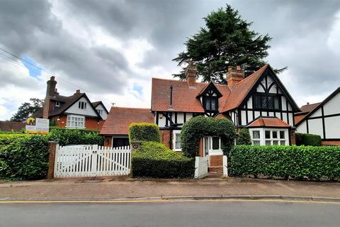 St. Catherines Road, Broxbourne 3 bed detached house for sale