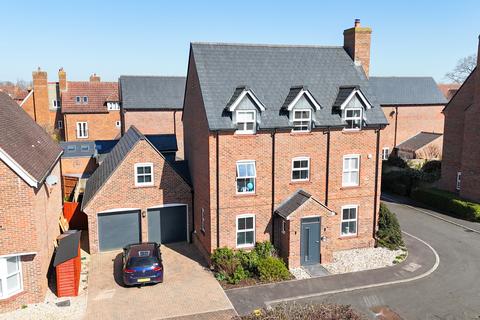 Massey Road, Thame, Oxfordshire 5 bed townhouse for sale
