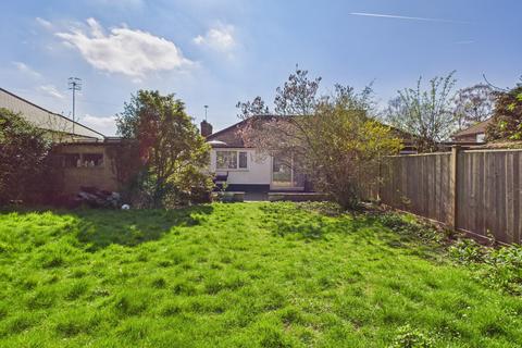Adeyfield Gardens, Hemel Hempstead, HP2 2 bed semi