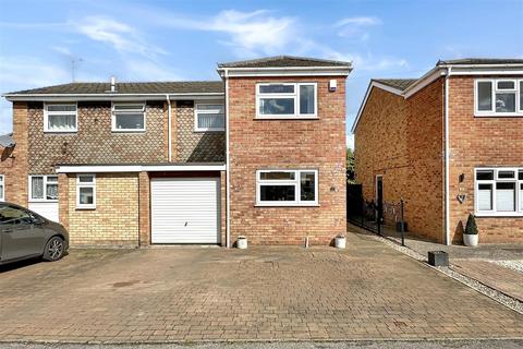 Iver Close, Cambridge CB1 3 bed semi