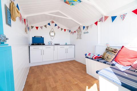 Third Row, Southcliff Promendade... Chalet for sale
