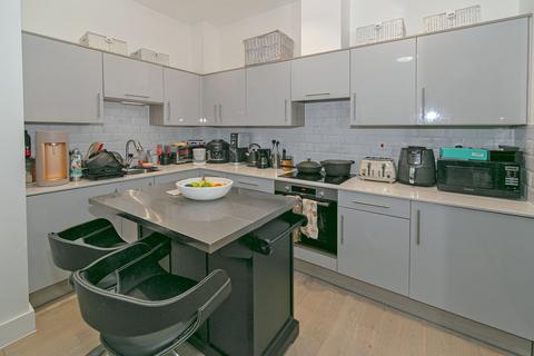 Silbury Boulevard, Milton Keynes, MK9 1 bed apartment for sale