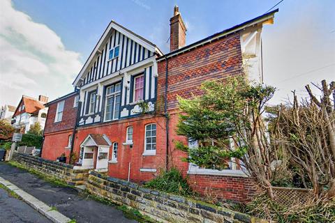 De Cham Road, St. Leonards