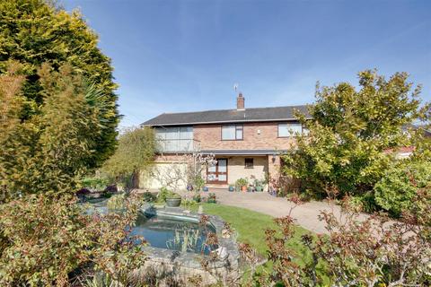The Dales, Cottingham 5 bed detached house for sale