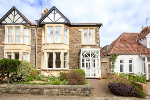5 bedroom semi-detached house for sale