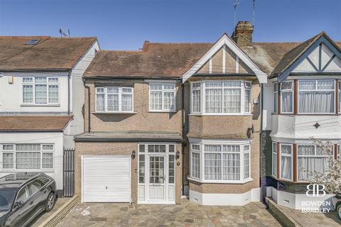 Queenborough Gardens, Gants Hill 4 bed end of terrace house for sale