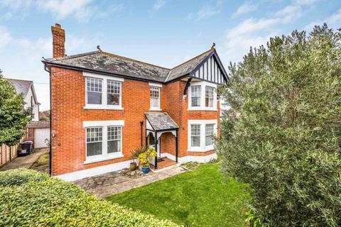 Mengham Avenue, Hayling Island 5 bed detached house for sale