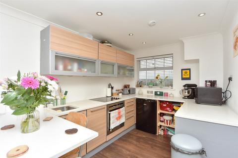Merrals Wood Court, Rochester ME2 1 bed flat for sale