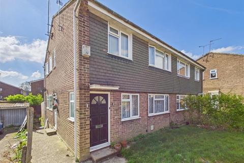 Swallowdale, South Croydon 2 bed maisonette for sale