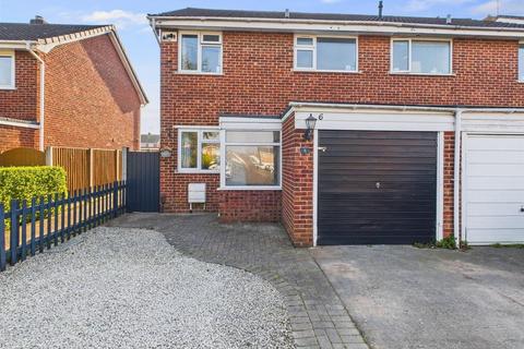 Crispin Close, Longlevens, Gloucester 3 bed semi