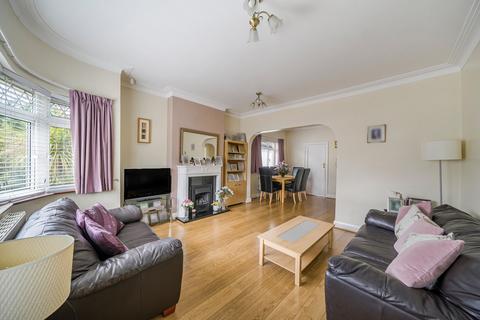 Kinloch Drive, London NW9 2 bed bungalow for sale