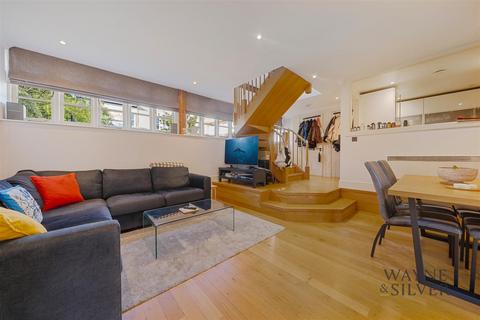 Jack Straws Castle, Hampstead, London 2 bed mews for sale