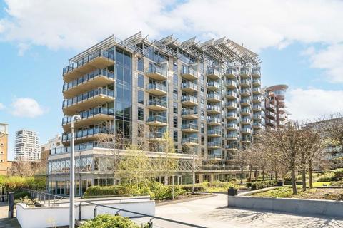 Juniper Drive, London SW18 2 bed flat for sale