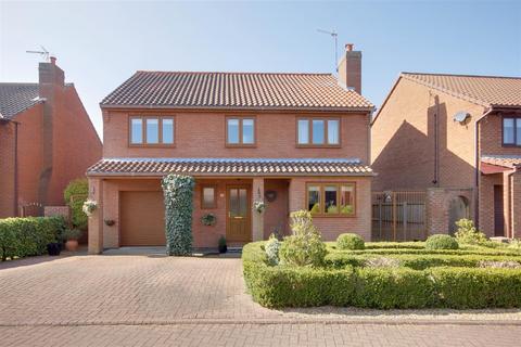 Village Farm Close, Newport 4 bed detached house for sale