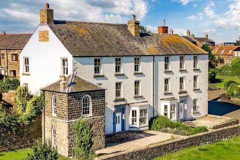 Embleton, Alnwick, Northumberland, NE66 6 bed semi