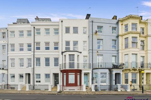 8 bedroom terraced house for sale