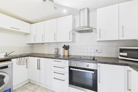 Hardingtone court, Waltham Cross 2 bed flat for sale