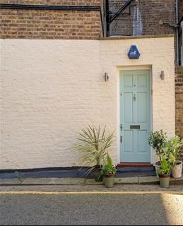 Farnell Mews, London SW5 3 bed flat for sale