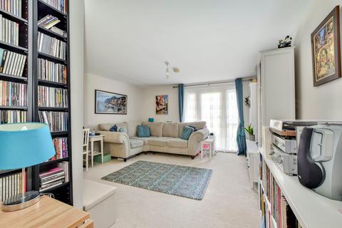 Wander Wharf, Kings Langley, WD4 2 bed flat for sale