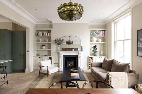 Portobello Road, London, W10 2 bed apartment for sale