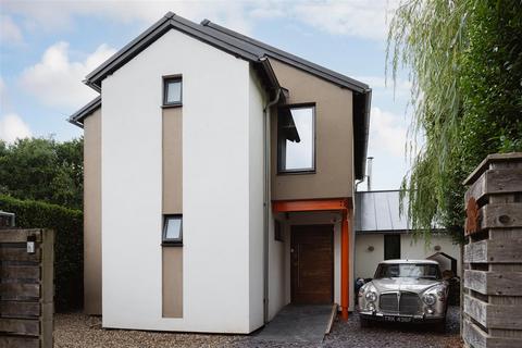 Masons Bridge Road, Redhill 4 bed detached house for sale