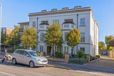 Heene Road, Worthing 2 bed apartment for sale