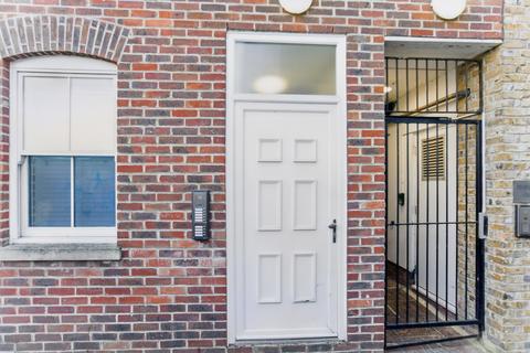 High Street, Gravesend DA11 1 bed flat for sale