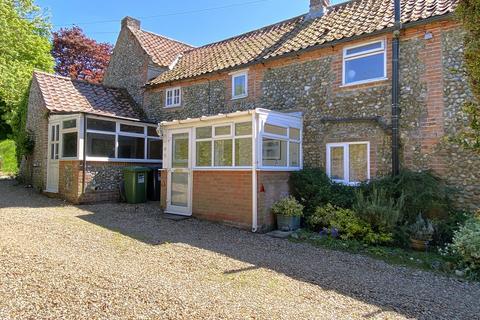 The Street, Holt NR25 2 bed terraced house for sale