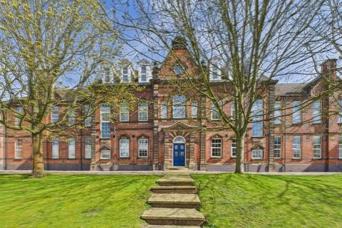 Kensington Drive, Tamworth B79 1 bed apartment for sale