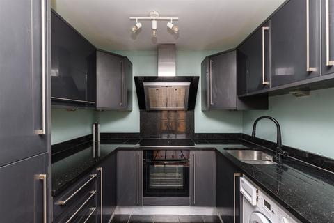North Star Boulevard, Greenhithe, Kent 1 bed flat for sale