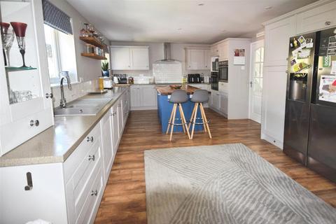 Saxon Road, Worth, Crawley, West Sussex 4 bed detached house for sale