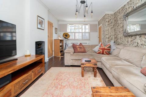Cross Road, WD19, Bushey, Watford, WD19 4 bed detached house for sale
