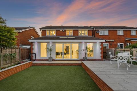 28 Gainsborough Drive, Tamworth 5 bed detached house for sale