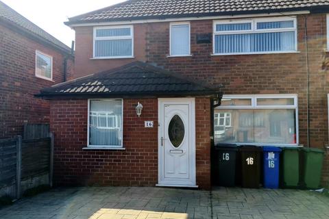 Lines Road, Droylsden 3 bed semi