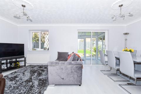 Nutwood Close, Maidstone ME14 3 bed detached house for sale