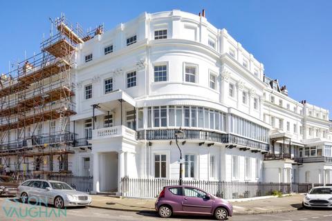 Lewes Crescent, Brighton BN2 1 bed apartment for sale