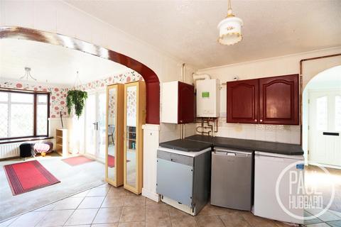 25 Catchpole Close, Kessingland, NR33... 2 bed detached house for sale