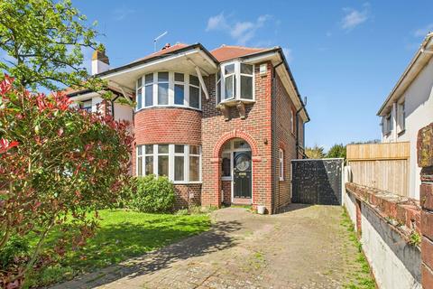 Lavington Road, Worthing BN14 7SN 3 bed detached house for sale
