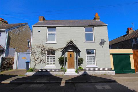 Weigall Place, Ramsgate 2 bed cottage for sale
