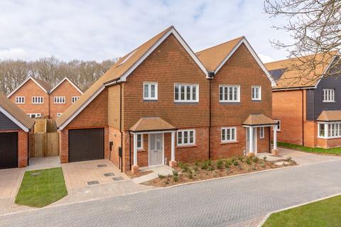 Edenwood Close, Ockham, Woking... 3 bed semi