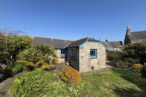 St Pol de Leon, Trungle, TR19 6US 2 bed barn conversion for sale