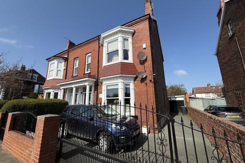 6 bedroom semi-detached house for sale
