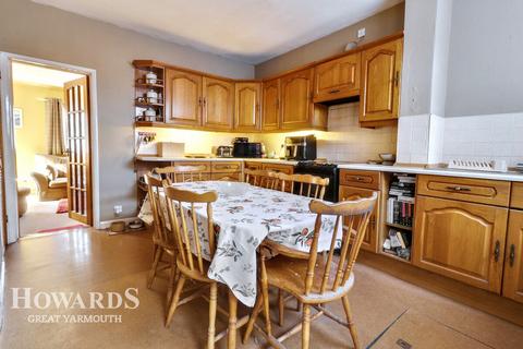 Northgate Street, Great Yarmouth 3 bed terraced house for sale