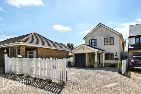 Bartlett Close, Mayland 4 bed detached house for sale