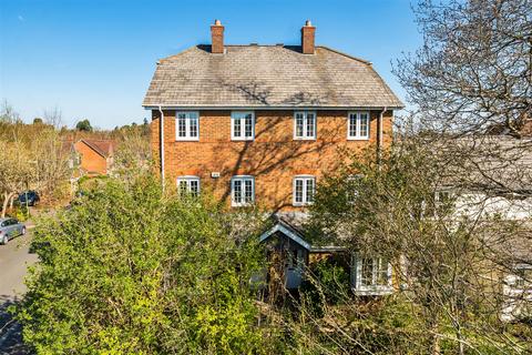 Longmoor Court, Fleet GU51 4 bed terraced house for sale