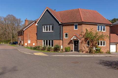 Berry Close, Copthorne, Crawley, West... 4 bed detached house for sale
