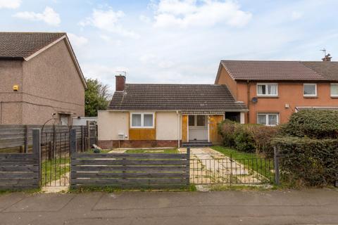 27 Dochart Drive, Edinburgh, EH4 7LD 3 bed bungalow for sale