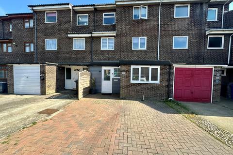 Iris Close, Ipswich IP2 5 bed townhouse for sale