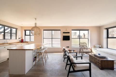 Pagnell Street, London SE14 3 bed flat for sale