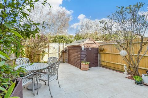 Haslewood Close, Smarden, Ashford, Kent 3 bed end of terrace house for sale